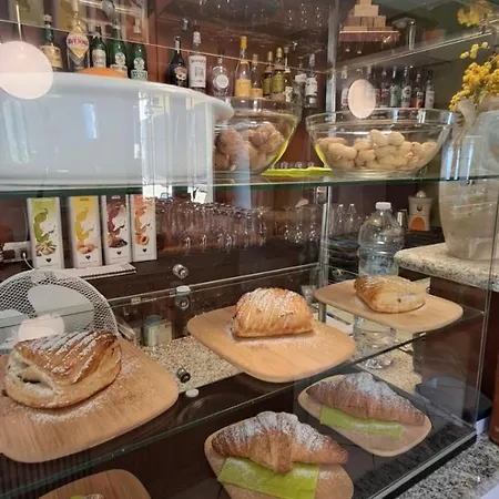 Хостел Desdemona House Pub *